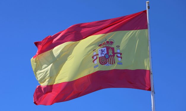 España gancho proceso de regularización para examinar derechos de dominicanos