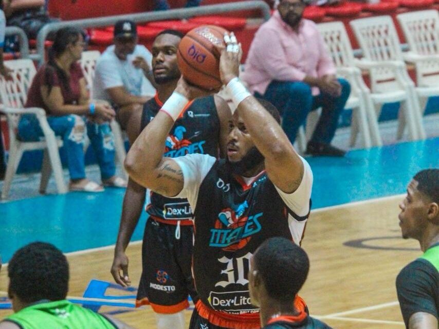 Los Titanes logran segundo triunfo al vencer a los Soles