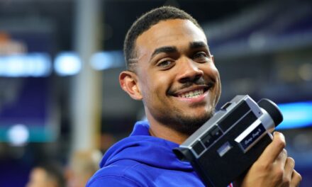 Julio Rodríguez entrega data de «camarita» del Clásico Mundial