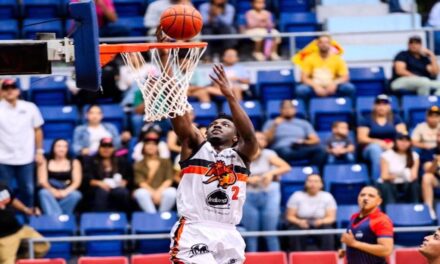 Keith Williams lidera remontada y da triunfo a Reales sobre Leones en tiempo extra | De Postrer Minuto