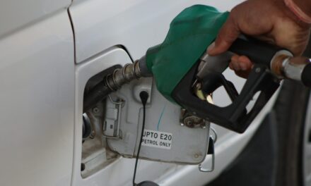 Los precios del petróleo suben un 5,5% mientras Irán alega que Estados Unidos rompió el acuerdo de parada el fuego