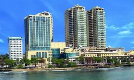 Malecón Centro: cornisa desprendida era no estructural