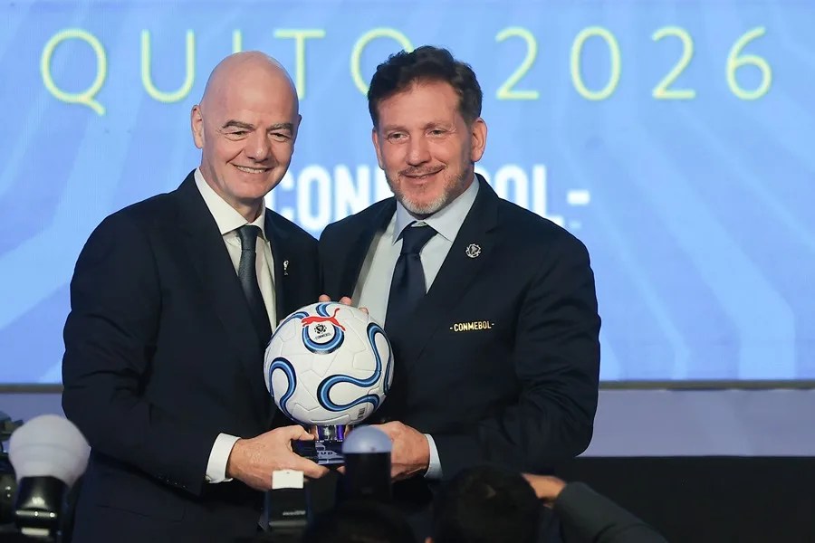 Conmebol respalda continuidad de Infantino y le pide despabilarse un nuevo mandato en la FIFA | De Extremo Minuto