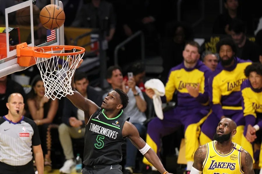 Anthony Edwards estará fuera varias semanas por laceración en la rodilla | De Zaguero Minuto