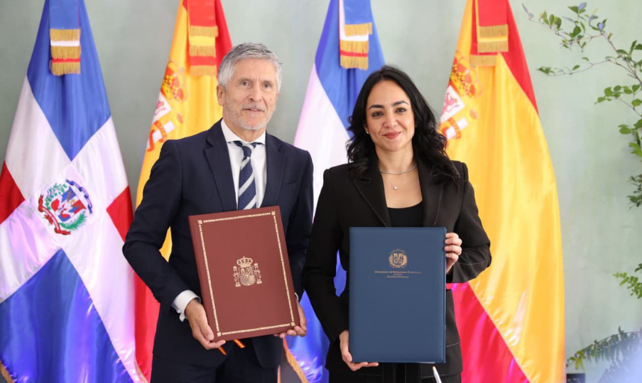 República Dominicana y España firman tratado de seguridad para combatir el crimen organizado