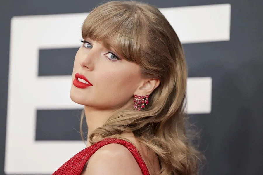 Taylor Swift solicita el registro de su voz e imagen