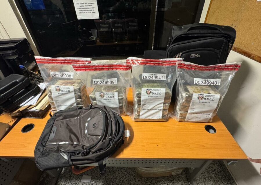 Un suizo y una francesa detenidos con cocaína en AILA