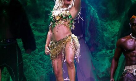 Karol G brilla en Coachella como la primera mujer latina