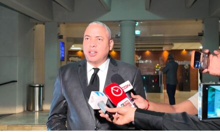 Héctor Gómez revela que Carlos Batista murió de un infarto