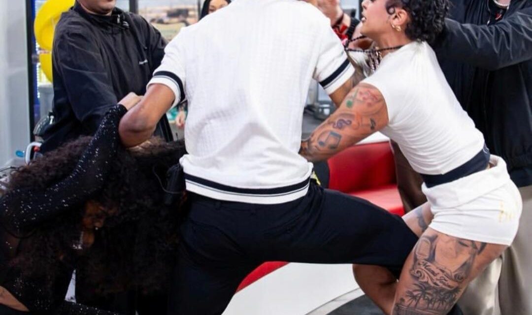 Enfrentamiento entre La Más Doll y La Perversa