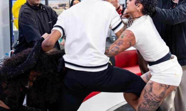 Enfrentamiento entre La Más Doll y La Perversa