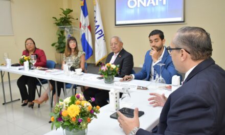 ONAPI realiza conversatorio para avanzar la industria deportiva en la propiedad industrial
