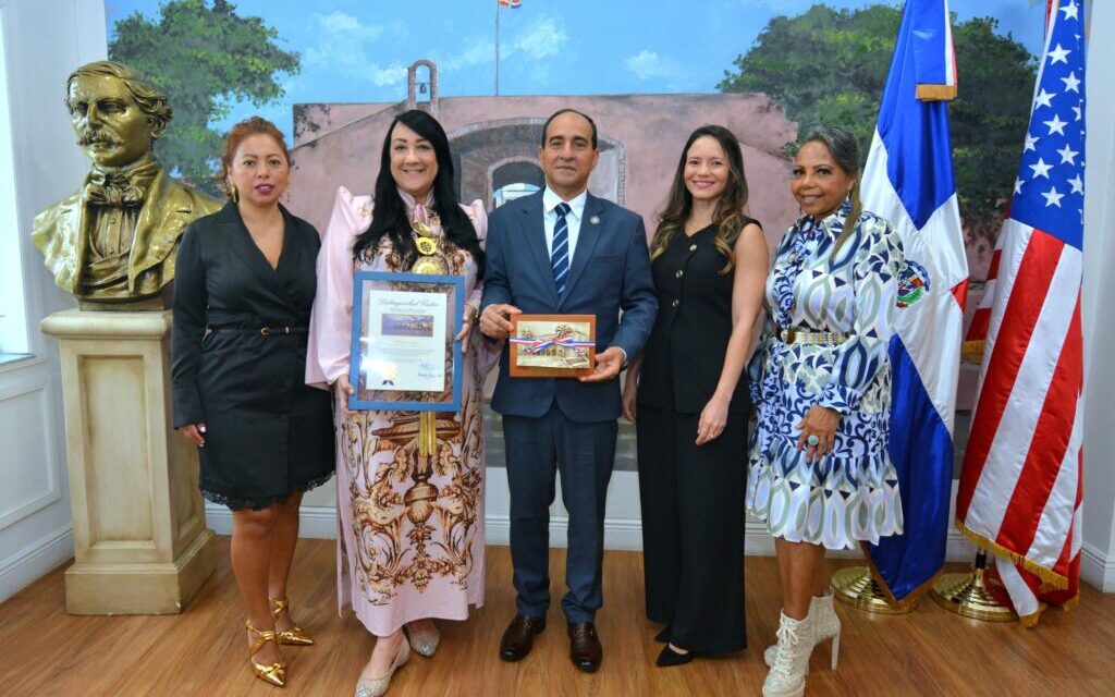 Alcaldía de Miami-Dade y Consulado dominicano en Miami