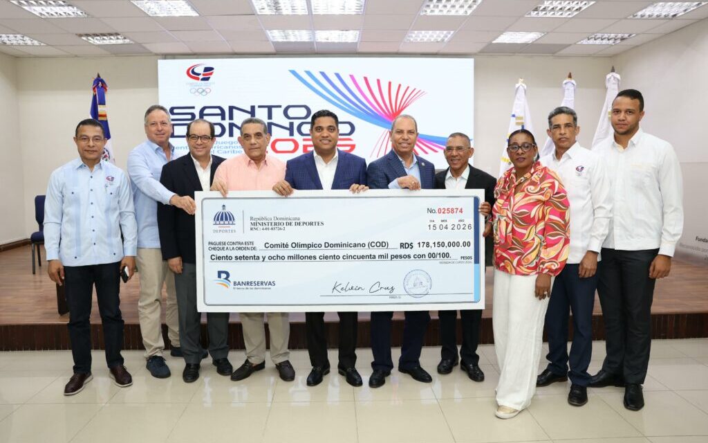 Ministro Kelvin Cruz entrega RD$178 millones más al COD para preparación de atletas