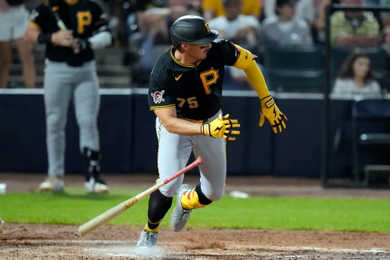 Piratas suben al mega prospecto Konnor Griffin para el iniciación en casa