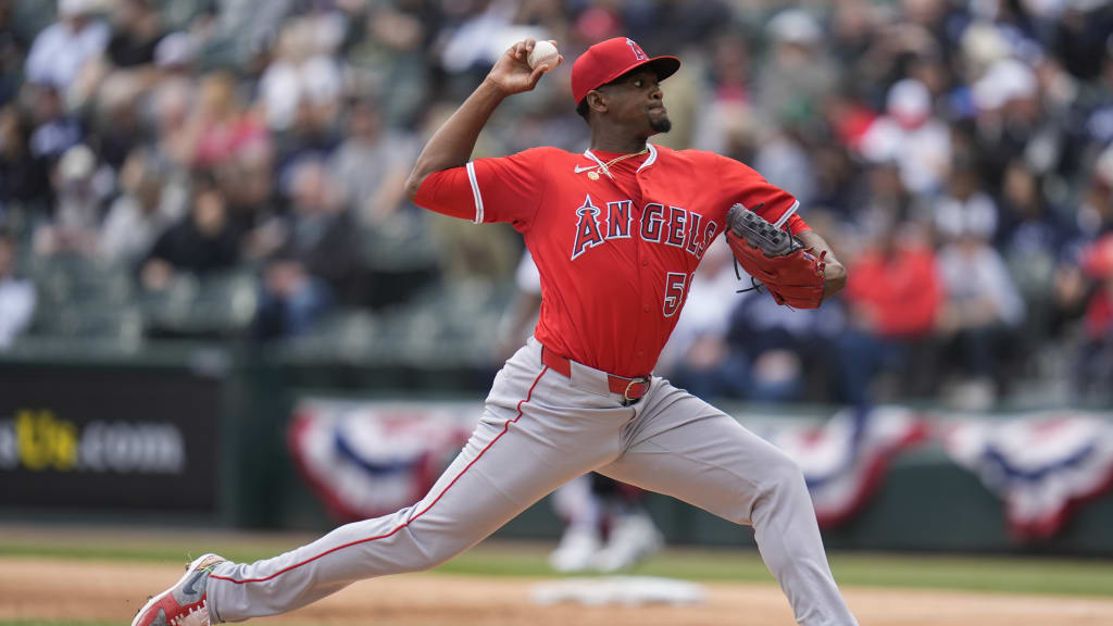 José Soriano corta su jugada en blanco pese a editar con molestias en el cuello | De Zaguero Minuto