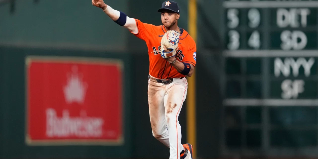 Jeremy Peña sale por ofensa de rodilla en deporte frente a Mariners