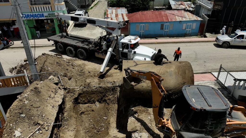 MICM y CECCOM desmantelan estación clandestina que operaba con tanques subterráneos en San Juan - Noticias de hoy en República Dominicana | último minuto