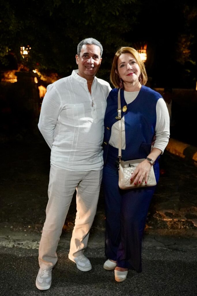 Fanáticos de todas las edades llenan Altos de Chavón para disfrutar de Isabel Pantoja - Noticias de hoy en República Dominicana | último minuto