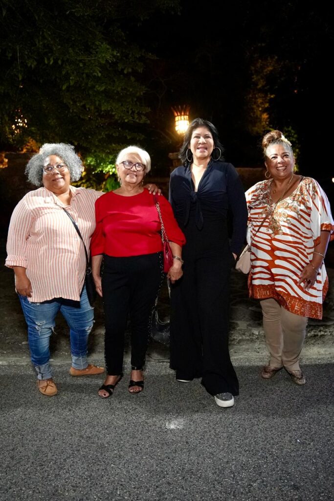 Fanáticos de todas las edades llenan Altos de Chavón para disfrutar de Isabel Pantoja - Noticias de hoy en República Dominicana | último minuto