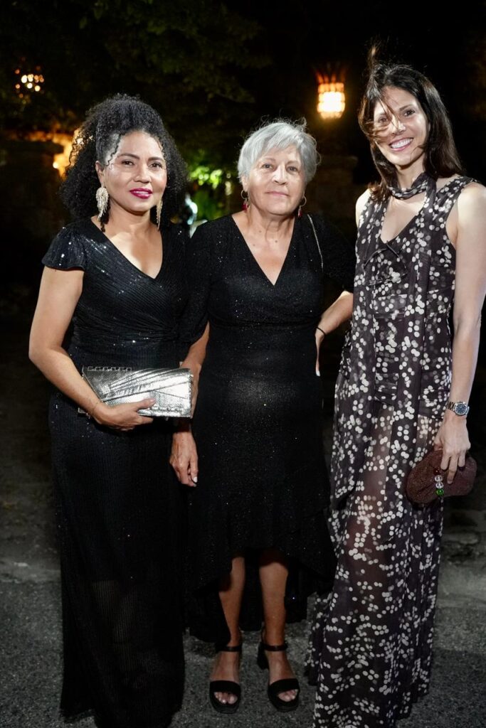 Fanáticos de todas las edades llenan Altos de Chavón para disfrutar de Isabel Pantoja - Noticias de hoy en República Dominicana | último minuto