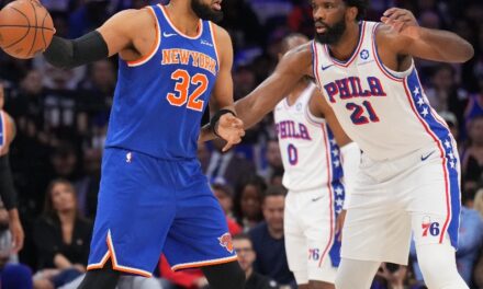 Knicks barren 76ers; Karl Towns hace doble-doble