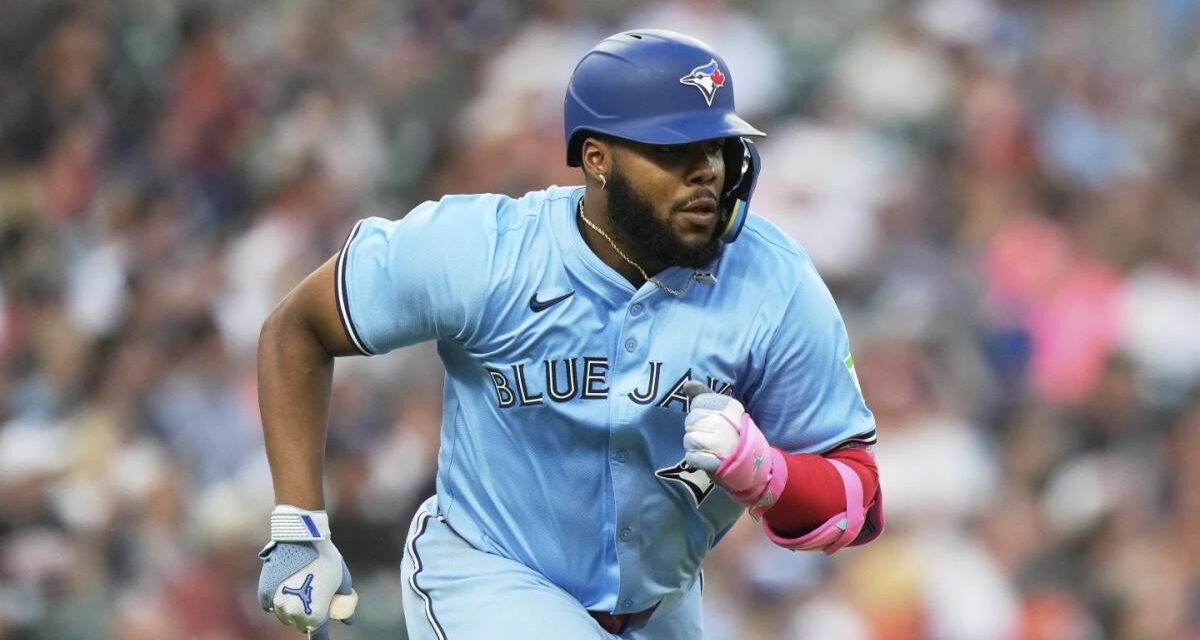 Guerrero Jr. conecta jonrón y lidera triunfo de los Blue