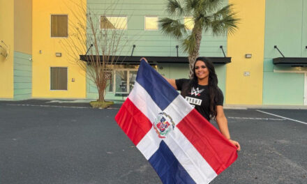 Luchadora dominicana firma con la WWE