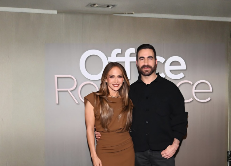 Jennifer Lopez y Brett Goldstein protagonizarán “Office Romance”, la nueva comedia romántica de Netflix – RC Noticias