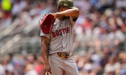 Brayan Bello sigue desastroso como abridor de Boston
