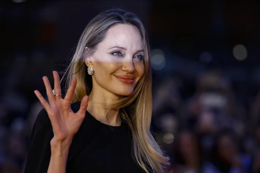 Angelina Jolie pone a la cesión su mansión