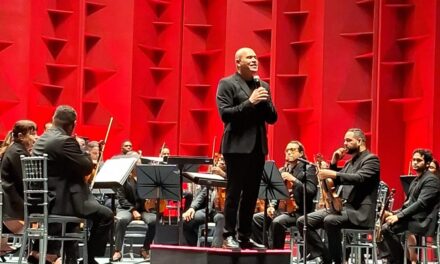 Amaury Sánchez rinde homenaje sinfónico a los grandes