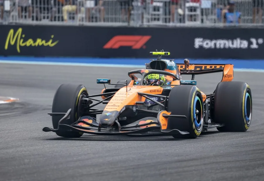 Norris lidera el doblete de McLaren en la prueba sprint de Miami