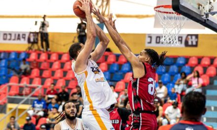 Héroes de Moca frenan el invicto de Gigantes con triunfo 80-75 | De Postrero Minuto