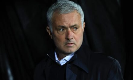 Mourinho niega contactos con el Real Madrid y reafirma su compromiso con Benfica | De Postrer Minuto
