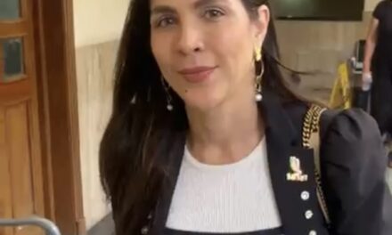Tamara Martínez llega a la audiencia donde se aplazamiento desacierto…
