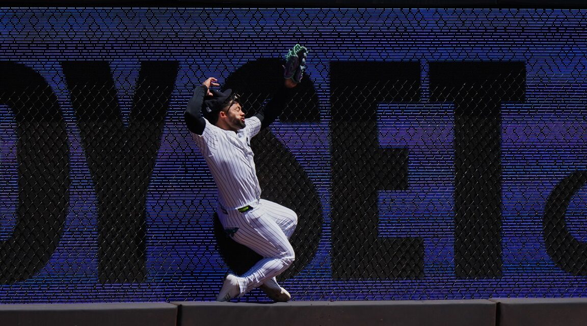 Jasson Domínguez, de los Yankees, abandona el partido