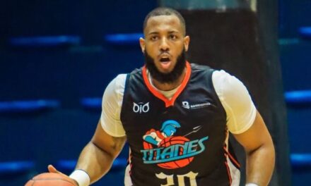 Araújo y Reyes encabezan triunfo de Titanes | De Postrero Minuto