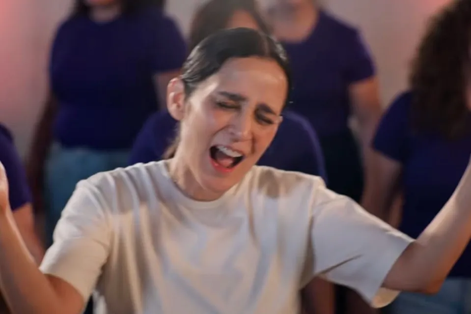 Julieta Venegas vara “La Niña Futbolista” para el Mundial 2026