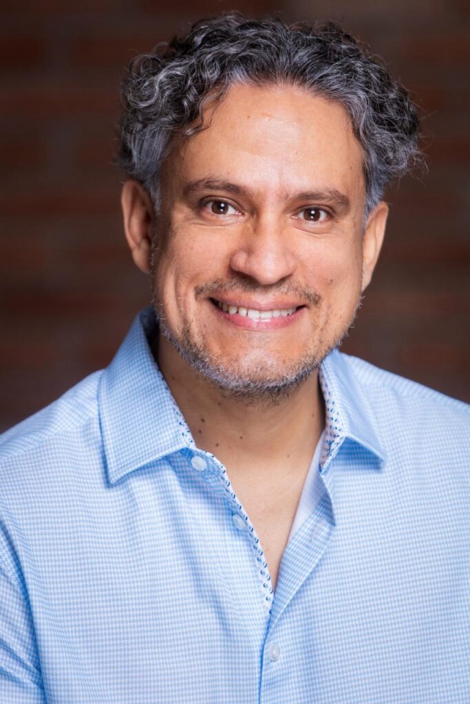 El actor dominicano Luis Del Valle se suma al elenco de 'SHIVER' junto a Keanu Reeves - Noticias de hoy en República Dominicana | último minuto