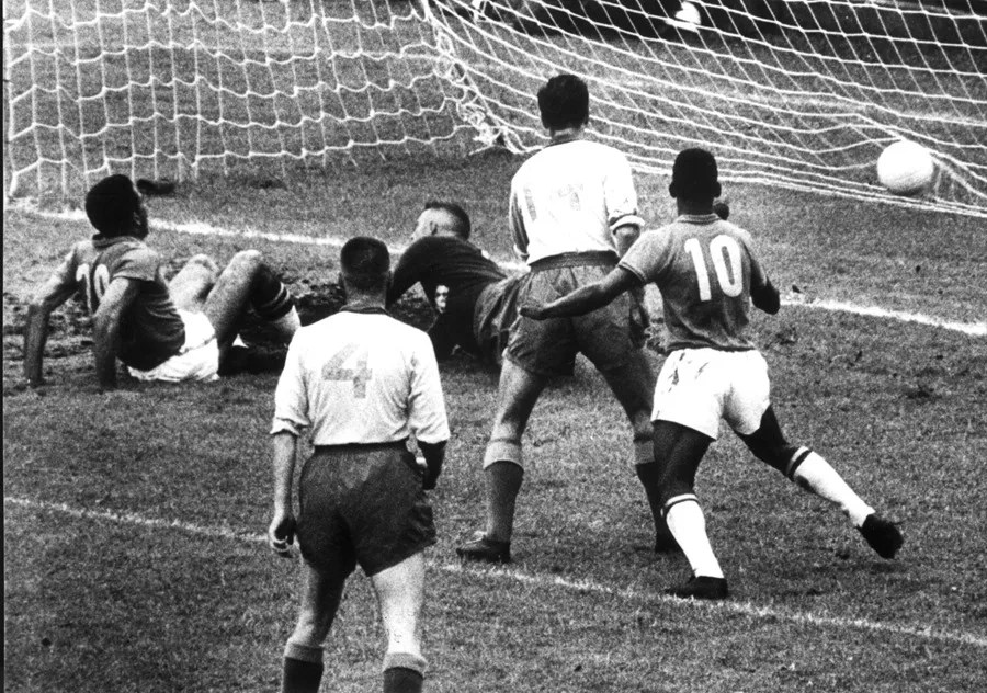 Pelé conquistó el mundo con tan pronto como 17 abriles en el Mundial de 1958 | De Extremo Minuto
