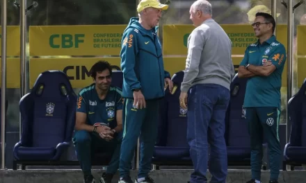 Ancelotti y Scolari intercambian ideas en el entrenamiento de la selección brasileña | De Zaguero Minuto