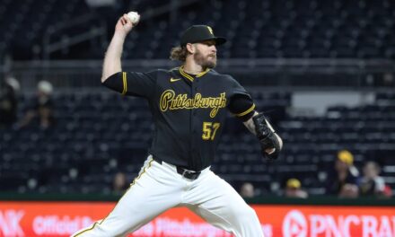 MLB sanciona a Chris Devenski con tres juegos y al dirigente Don Kelly con uno | De Zaguero Minuto