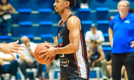 Romeao Ferguson anota triple campeón para Titanes