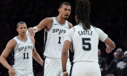 Stephon Castle anota 32 y Spurs aplastan 139-109 a Timberwolves para eliminarlos