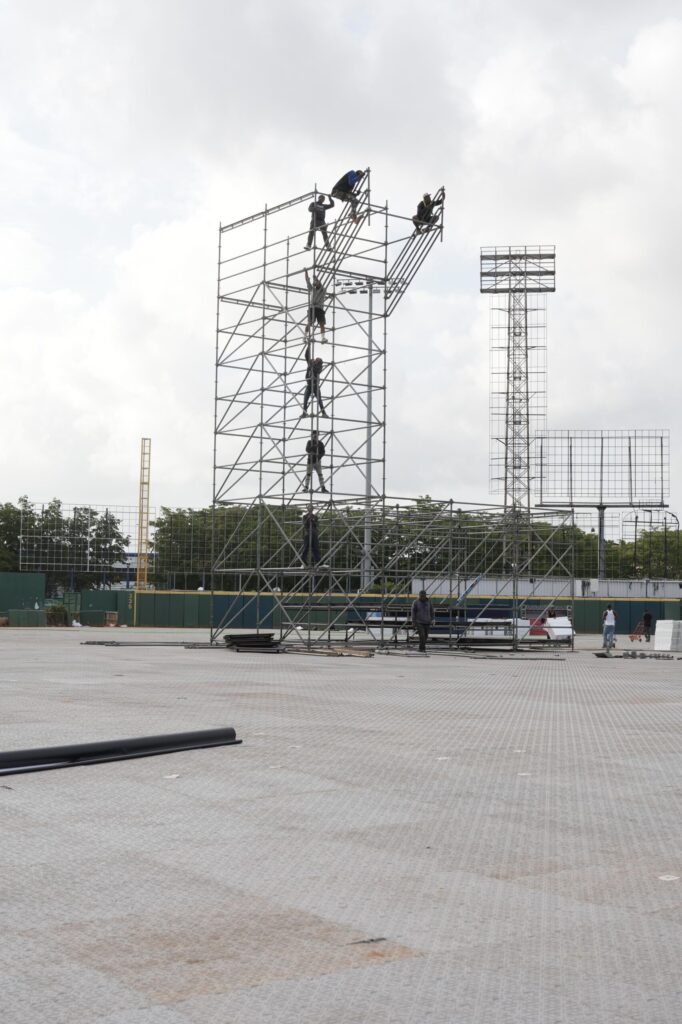 Se afinan detalles de montaje para el concierto de Kany García este sábado en el Estadio Quisqueya - Noticias de hoy en República Dominicana | último minuto
