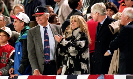 Fallece Ted Turner, el hombre que transformó a los Bravos y revolucionó la televisión