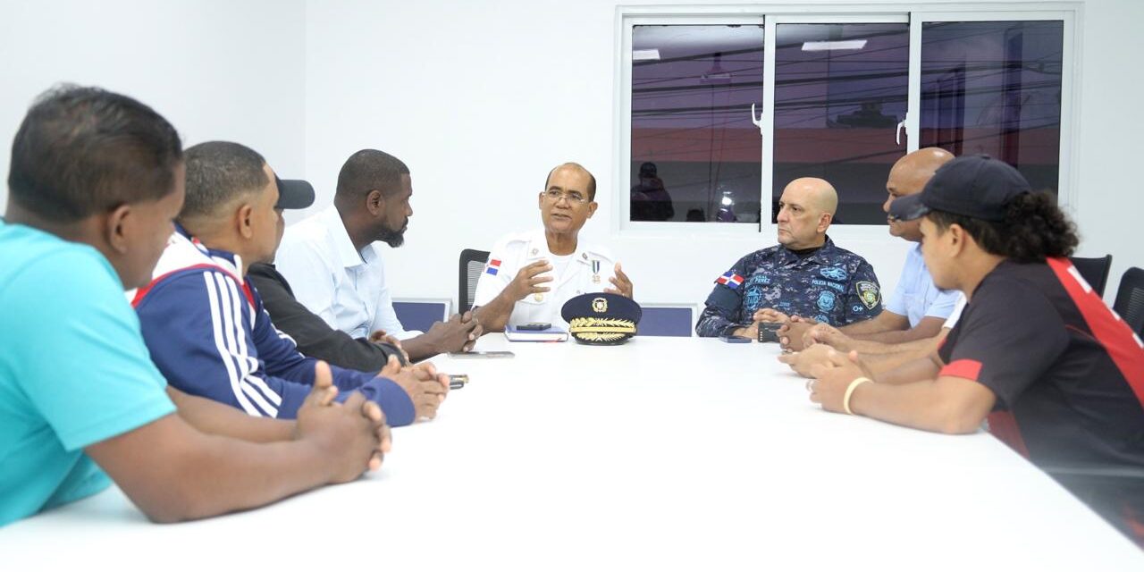 Policía Nacional respaldará torneo Sub-20 con 150 clubes del Gran Santo Domingo