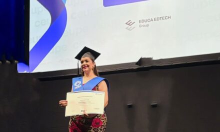 Claribel Adamez “LA LOBA” celebra en Madrid su máster en comunicación política | extremo minuto