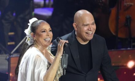 Isabel Pantoja sorprende al cantar “Así Fue” en diversión con Amaury Sánchez y la Sinfónica Nacional | postrer minuto